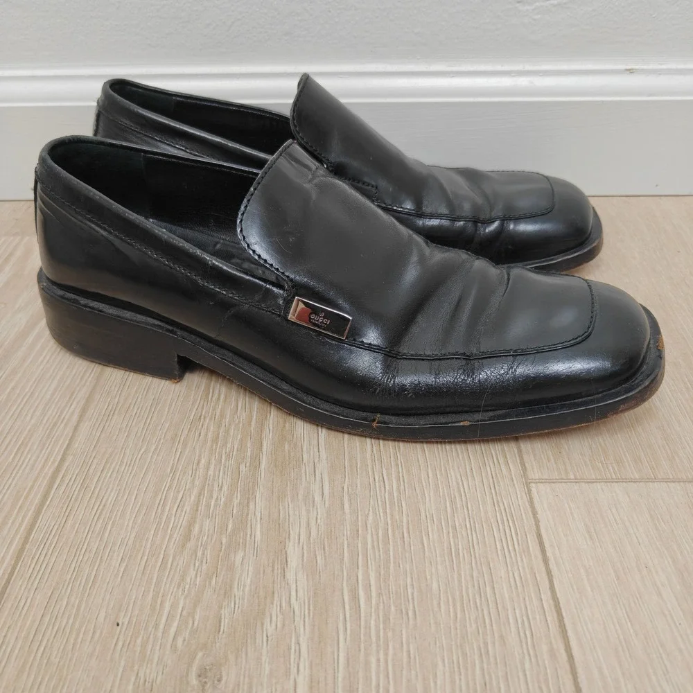 Gucci Mens Loafers 8.5 Black Leather Square Toe Metal Logo Plate Italian Shoes
